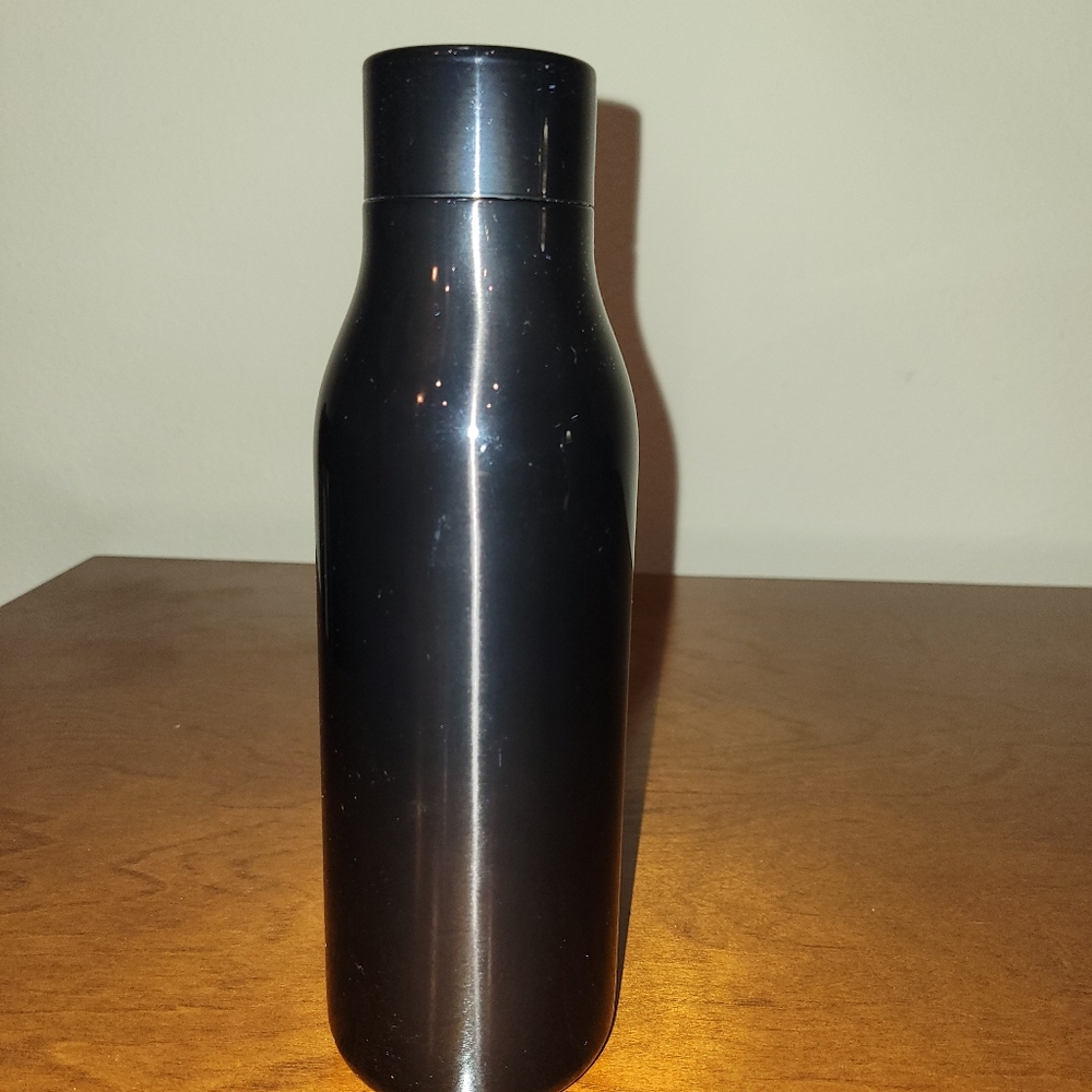 Black stainless steel 20oz Starbucks water bottle